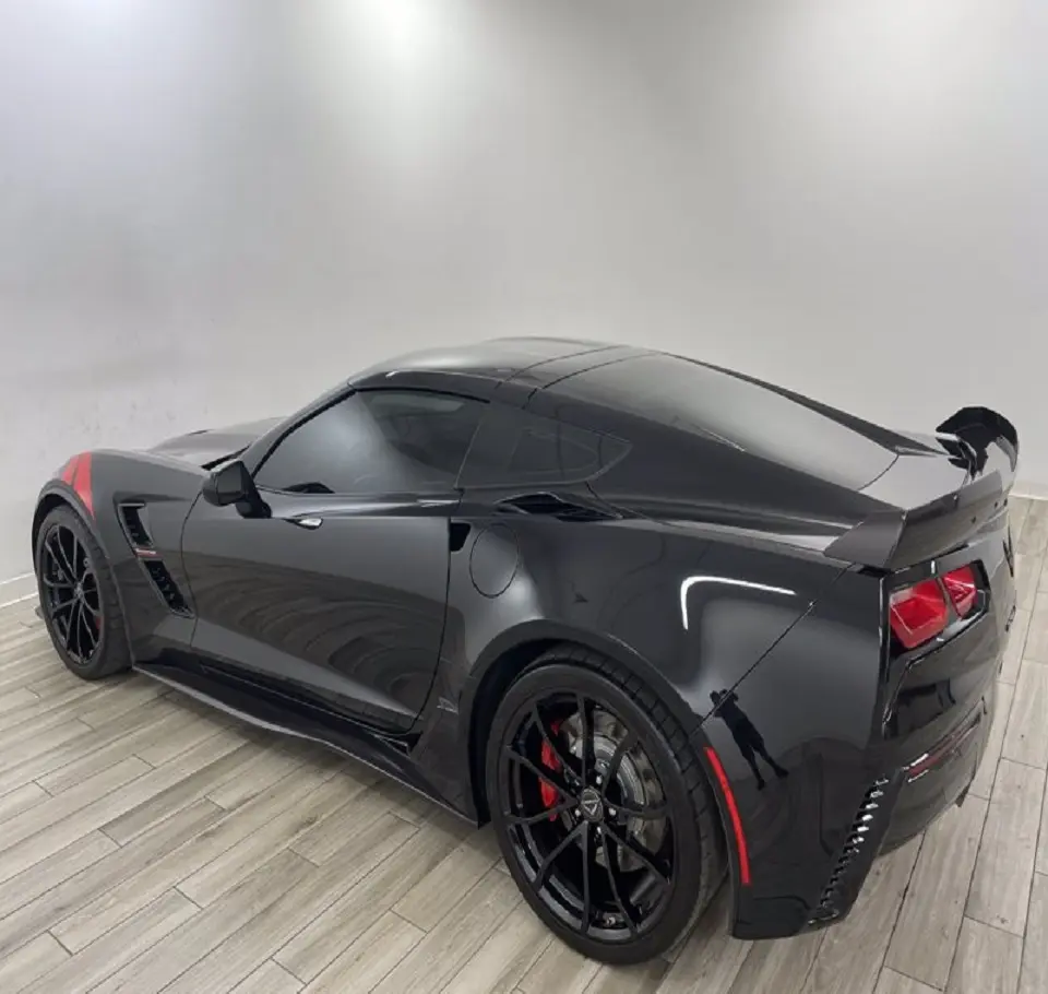 Oldukça siyah 2019 Chevrolet Corvette büyük spor 2LT