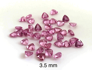 Gema de Zafiro Rosa Natural de Grado AAA de 3.5 mm con Facetas Trillion, Certificada por IGI de Madagascar por Vivaaz Gems - Product Image 2