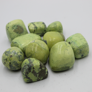 Pierre de cristal naturel en forme de serpentin, en tasse de guérison, en vrac, ornée de pierreries et d'agate - Product Image 1