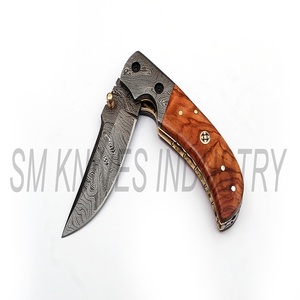 Couteau de poche pliable fait à la main, outil de damas avec une gaine en cuir (smk1263) - Product Image 4