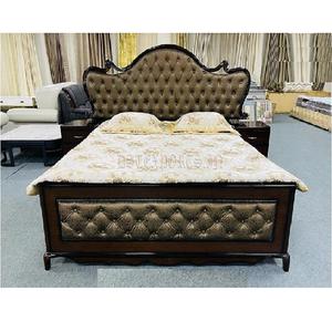 Juego de Dormitorio de Diseño en Madera de Teca, Cama Moderna de Madera Sólida y Mesitas de Noche, Muebles de Dormitorio en Madera de Teca y Nogal, Hecho en EE. UU. - Product Image 1