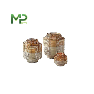 Lanterne en bambou naturel vintage MP Decor avec porte-bougie en verre et pot - Décoration artisanale pour la maison, couleur personnalisée, Vietnam - Product Image 4