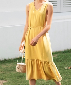 Robe longue sans manches en lin 100% couleur ambre, col en V, respirante et brodée, pour femme – Tendance et élégante - Product Image 3