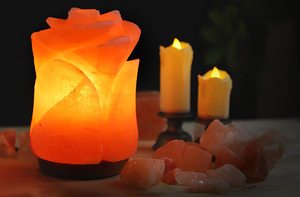 Lámpara de Sal Artesanal con Forma de Flor de Rosa del Himalaya, Mejora el Estado de Ánimo, Desodoriza el Aire, Mejora la Circulación Sanguínea, Reduce las Alergias, Impex Pakistán - Product Image 4