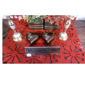 Urne de crémation pour animaux de compagnie en métal de style américain Brassworld India Funeral Supplies Made of Brass - Product Image 1