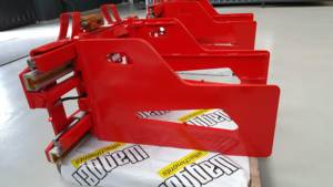 ขายด่วน! ตัวหนีบมัดฟางคุณภาพสูง มาตรฐาน ISO9001 สีแดงตุรกี สำหรับมัดฟางฝ้าย น้ำหนัก 1000-4500 กก. เหมาะสำหรับงานก่อสร้าง สภาพใหม่ - Product Image 3