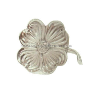 Assiette à Dîner Célèbre en Métal Brillant Poli Décoratif en Métal Aluminium Plats à Fleurs Plats Plateau de Service Élégant - Product Image 1