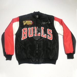 เสื้อแจ็คเก็ตบอมเบอร์ผู้ชายแบบกันน้ำ กันลม เป็นมิตรกับสิ่งแวดล้อม น้ำหนักเบา สไตล์สตรีทแวร์ ผลิตจากโพลีเอสเตอร์ 100% มีหลายสีให้เลือก - Product Image 3