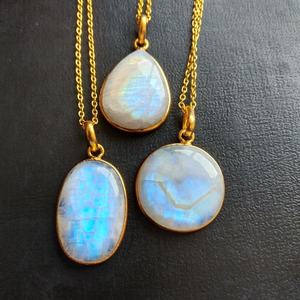 Colgante de piedra azul de lujo para mujer, colgante de Sol de cristal cabujón de 20mm con cuentas de piedra lunar y joyería de piedra de Jade - Product Image 4