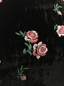 Vestido de manga larga para mujer, vestido elegante de terciopelo negro con estampado floral y cuello alto, talla grande - Product Image 3