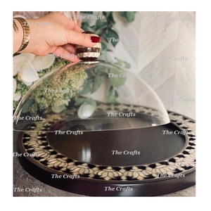 Plateau de chocolat de qualité supérieure avec dôme en nacre et plateau de service en bois avec dôme en verre - Product Image 6