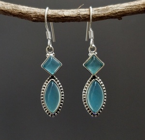 Boucles d'oreilles pendantes en argent sterling faites à la main boucles d'oreilles en calcédoine bleue du fournisseur de bijoux indiens beauté en pierre naturelle - Product Image 2