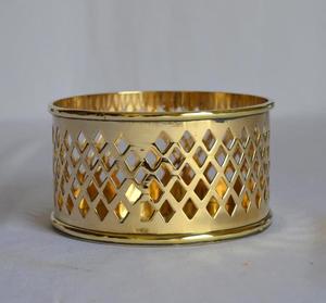 Porte-bouteille en laiton de luxe moderne de qualité supérieure, nouveau design, vente chaude, motif découpé, finition dorée, utilisation en bar - Product Image 1