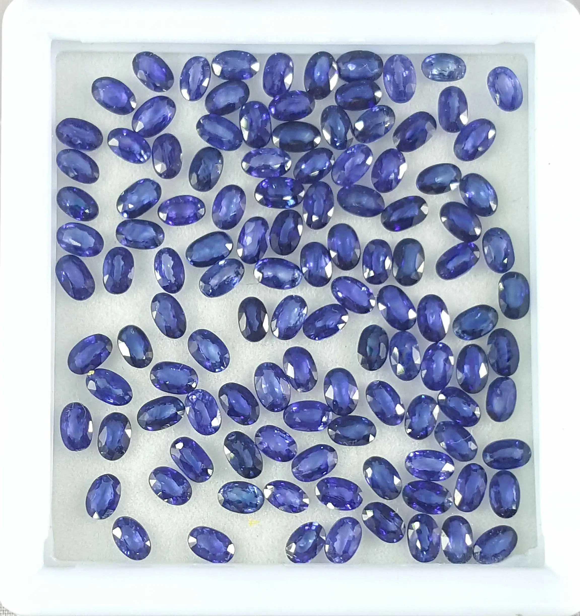 Natuurlijke Certified 3X5 Mm Blue Sapphire Oval Edelsteen Groothandel Fabriek Prijs Hand Cut Gekalibreerd