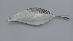 Bandeja de servir plateada con forma de hoja, artículo de decoración para el hogar y la mesa, artículo de regalo, bandeja para frutos secos - Product Image 5