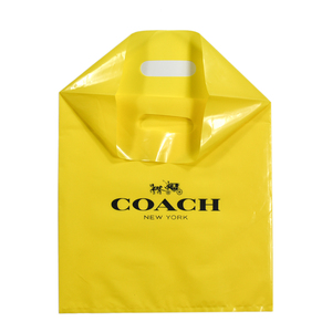 Emballage personnalisé sacs à provisions LDPE, poignée découpée à l'emporte-pièce, produits de détail personnalisés en plastique du Vietnam fabricant du Vietnam - Product Image 1