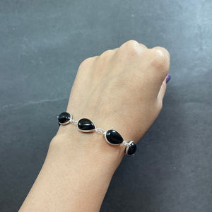 Pulsera de plata esterlina hecha a mano para mujer con cabujón de ónix negro de 10x14MM, brazaletes llamativos en forma de pera para regalos - Product Image 1