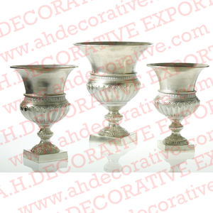 Vase à fleurs en métal plaqué or, qualité supérieure, porte-fleurs fait à la main, centre de table à vendre - Product Image 3