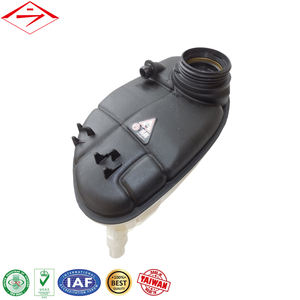 ผู้ผลิตอะไหล่รถยนต์ขายส่ง ถังพักน้ำหล่อเย็นสำหรับรถยนต์เมอร์เซเดส-เบนซ์ ซีแอลเอ-คลาส ปี 2014 ขึ้นไป - Product Image 1