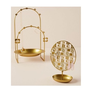 Dernier modèle de porte-collier en métal doré avec présentoir à bijoux à trois niveaux de qualité supérieure à des prix abordables - Product Image 4