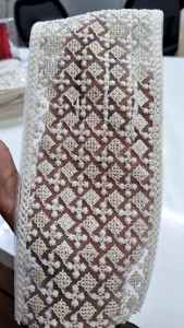 Encajes bordados blancos personalizados, en tamaños grandes, se pueden teñir a medida, a elegir entre colores, de algodón - Product Image 2