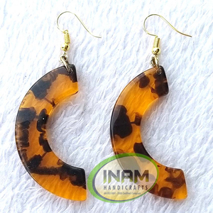 Pendientes bonitos de primera calidad, a la moda - Product Image 1