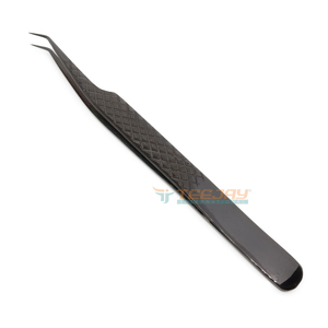 Pince à épiler TEEJAY nouvelle génération, pointe angulaire à 45 degrés, noire, 7 mm, pour isolation des poils, avec poignée diamantée en acier inoxydable de 12,5 cm - Product Image 1