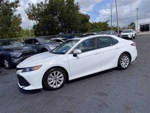 Usado Toyota Camry Hybrid en Japón RWD Asientos de cuero Interior oscuro Turbo Motor Caja de cambios automática Dirección izquierda para la venta - Product Image 6