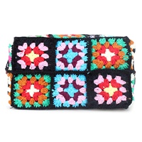 Tas Bahu Rajut Tangan dari Katun Berwarna-warni dengan Lapisan Jute, Dua Pegangan Bambu, Pola Geometris, dan Kantong untuk Wanita.