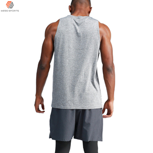 Débardeur gris tricoté à col rond pour homme, respirant, couleur unie, décontracté, sans manches, en maille de polyester, pour l'entraînement - Product Image 4