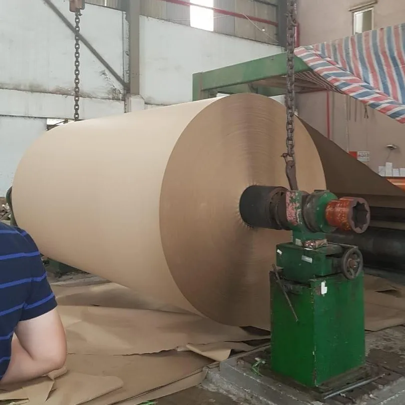 Papel de embalagem médio/papel de enrolamento usado na produção de papelão