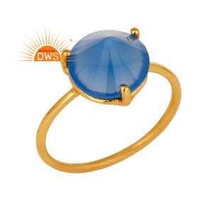 แหวนพลอยแคลซิโดนีสีน้ำเงินทรงพีระมิด แหวนเงินชุบทอง ดีไซน์เนอร์ ผู้จำหน่ายเครื่องประดับ คอลเลคชั่นวินเทจ - Product Image 1