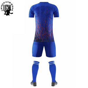 Maillot de football homme col en V 2026 de qualité supérieure, couleurs noir/vert, en polyester/coton doux, séchage rapide et respirant, coupe athlétique - Product Image 6