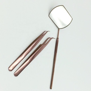 Pinzas para Extensión de Pestañas de Precisión, Curvas, de 45 Grados, en Oro Rosa Sólido, con Aislamiento, Sostenibles, con Logotipo - Product Image 4
