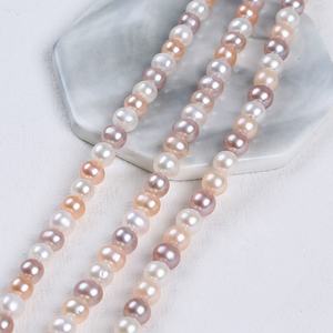 Venta al Por Mayor Hebra de Perlas Sueltas de Agua Dulce de 8-9 mm en Forma Redonda de Colores Mezclados Blanco, Rosa y Púrpura para Joyería - Product Image 5