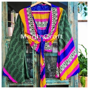 Vente en gros de vêtements de plage à col en V, style bohème vintage en soie, crop top floral, manches évasées, mode estivale, vêtements de villégiature indiens - Product Image 5