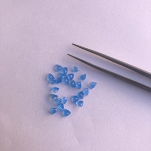 Piedra de Calcedonia azul Natural de 4mm, piedra preciosa suelta facetada de corte trillón del fabricante a precio de fábrica al por mayor Alibaba DIY - Product Image 1