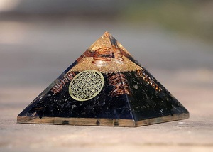 Selenite Black Tourmaline Orgone Pyramid Wholesale Orgone Energy Pyramids <b>Orgonite</b> Pyramid For - Product Image 3