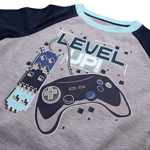 Ensemble de pyjama pour enfants sur le thème du jeu personnalisé en 3 pièces, usine OEM de KH, imprimé estival, confortable et respirant pour garçons - Product Image 3