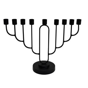 Menorah faite à la main élégante moderne en fer noir enduit de poudre pour le bougeoir de Noël pour les décorations légères - Product Image 6
