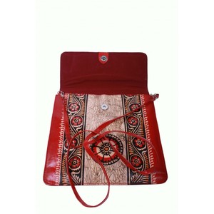 Bolsos de Cuero Shantiniketan Hechos en India, Tamaño 17x15x8 CM - Product Image 1