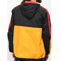 Veste coupe-vent pour homme à coupe classique avec blocs de couleur, poche kangourou et poche zippée sur le devant