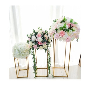 Juego de 4 centros de mesa de diferentes tamaños en soporte de flores artificiales de color dorado metálico para accesorios de decoración de boda - Product Image 3