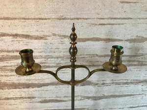 เชิงเทียนโลหะแบบโบราณทำมือในอินเดียดีไซน์หรูหราเหมาะสำหรับวางบนโต๊ะทานข้าวและตกแต่งบ้าน - Product Image 3