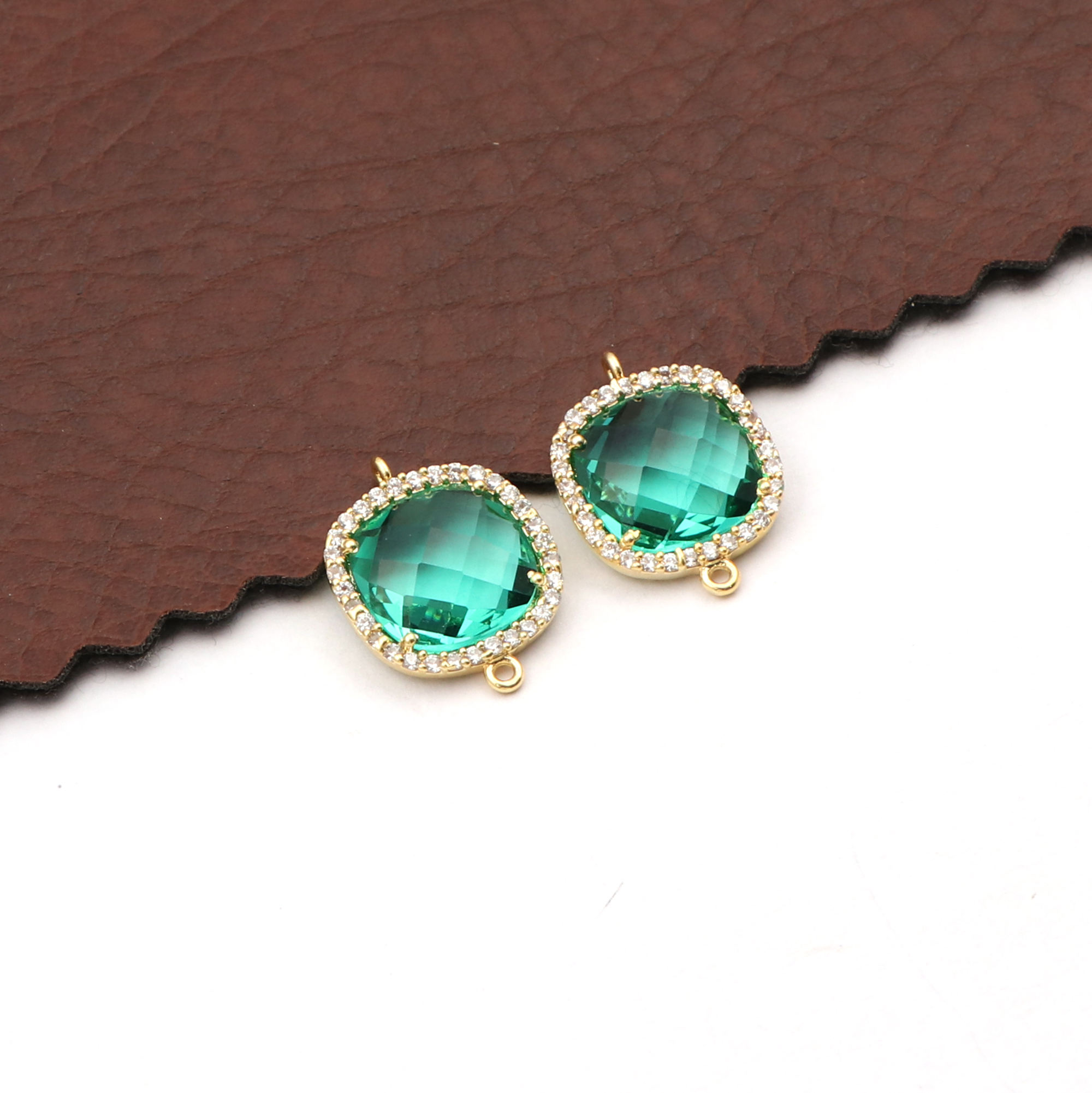 สีเขียว