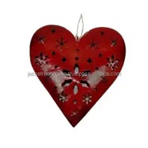 Metal Christmas Wall Hanging Heart With Red Powder Coating Finishing Floral Mesh Design Good Quality For Home Decoration