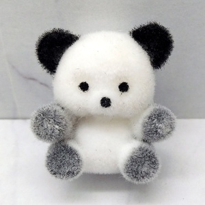Panda bebé flocado en miniatura de 1 "de alto para decoración de casa de muñecas - Product Image 2
