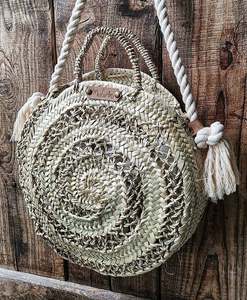 Panier de grande taille de haute qualité avec tressage en dentelle - Product Image 1