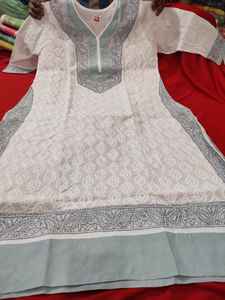 Chikankari frontal Jaal bordado Kurti con hermoso hilo trabajo manual elegante y cómodo traje para mujeres para uso diario - Product Image 4