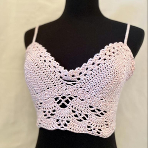 Top Corto de Ganchillo Estilo Boho Rosa/Blanco, Hecho a Mano - Product Image 1
